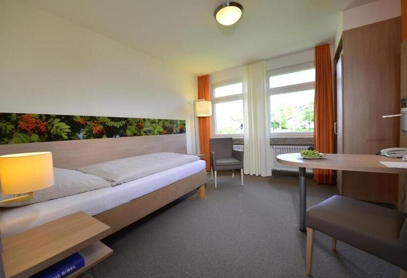 Quarto Estandar Individual, Tagungszentrum Schmerlenbach