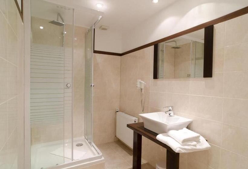 Апартаменты 2 Спальни, Restaurant Taormina