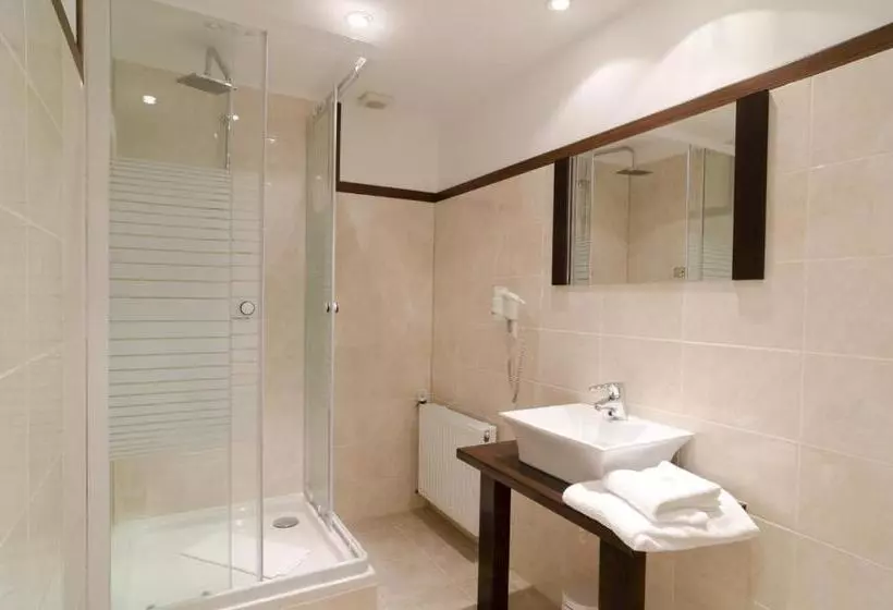 2 Bedroom Apartment, Restaurant Taormina