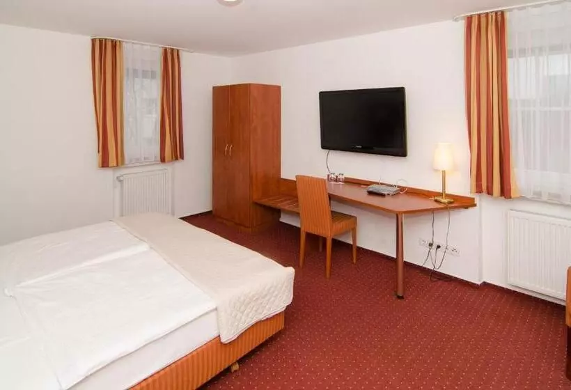 2 Bedroom Apartment, Restaurant Taormina
