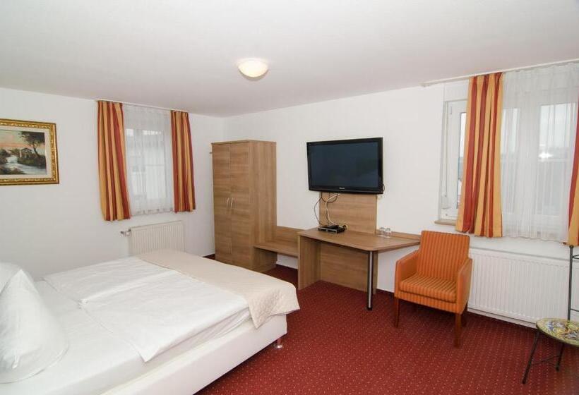 Семейный Номер, Restaurant Taormina