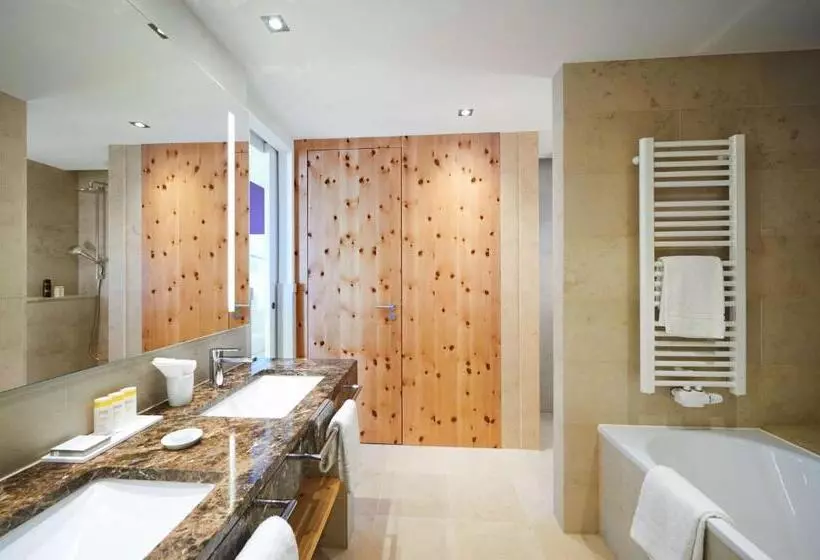 庭の見えるジュニアスイート, Therme Bad Teinach