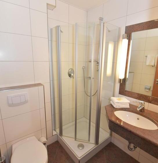 غرفة قياسية ثلاثية, Weisses Lamm