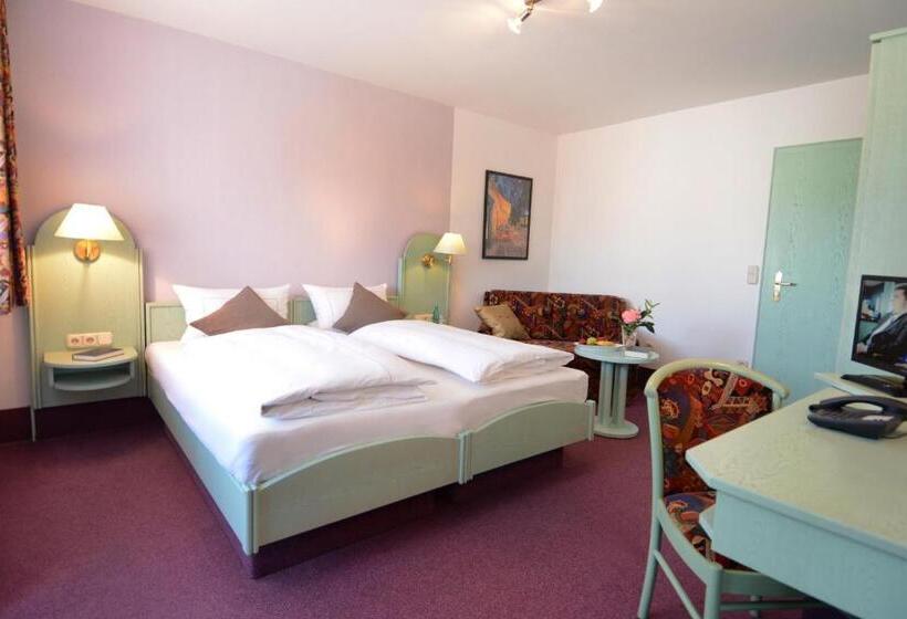 غرفة عائلية, Weisses Lamm