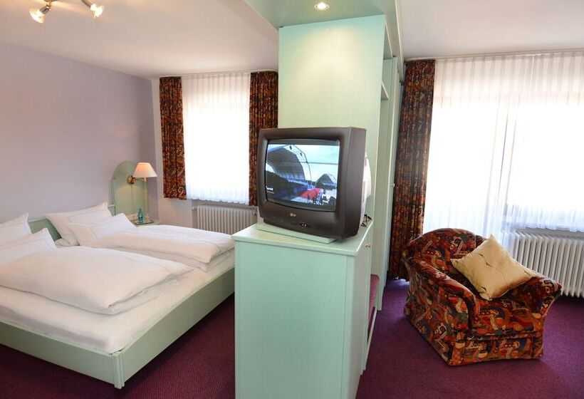 جناح جونيور مطل على المدينة, Weisses Lamm