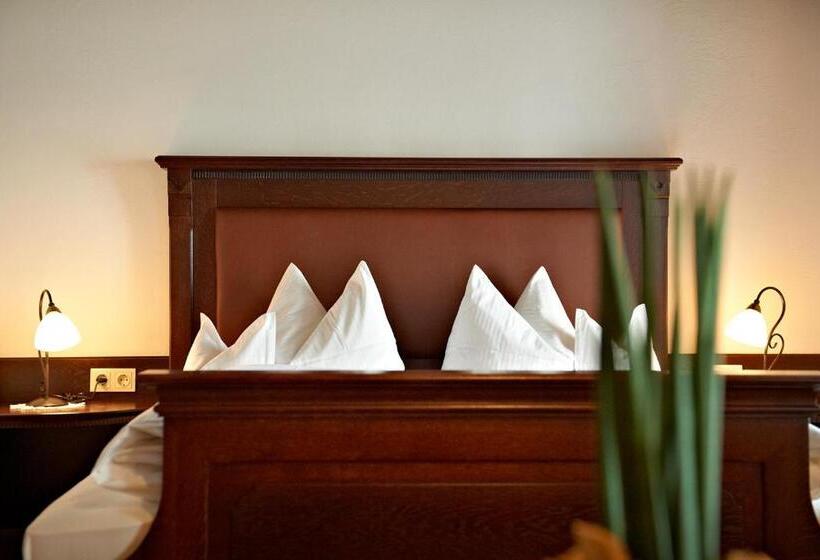 Comfort Yhden Hengen Huone, Zur Post