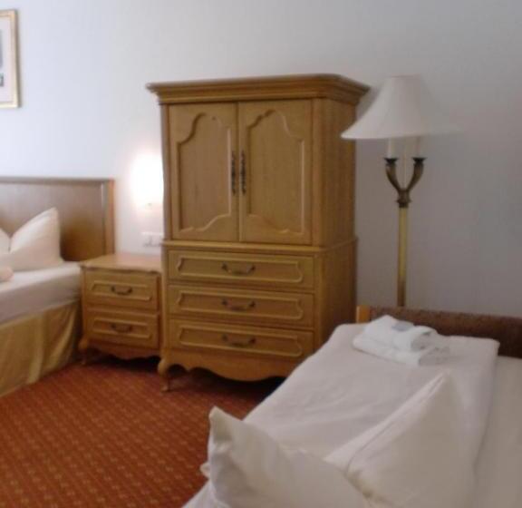 Номер Стандарт Трехместный, & Gästehaus Krone