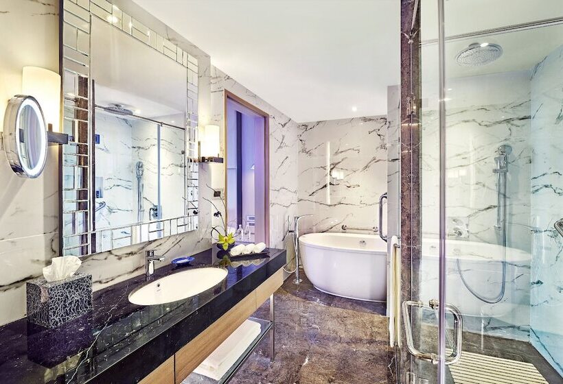 Люкс, Vivanta Navi Mumbai Turbhe