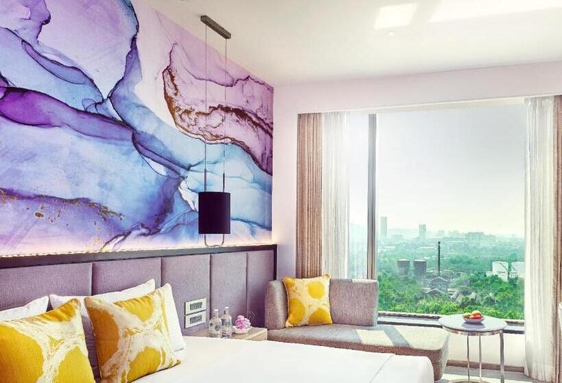 带大床的高级房间, Vivanta Navi Mumbai Turbhe