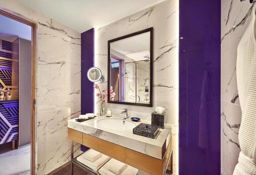 带大床的豪华间, Vivanta Navi Mumbai Turbhe