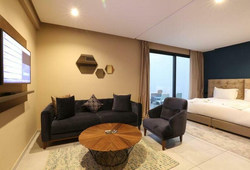 سوئیت جونیور با تراس, Address Hotel Casablanca