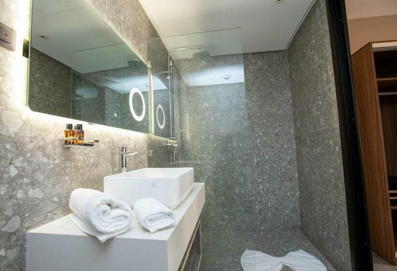 سوئیت جونیور با تراس, Address Hotel Casablanca