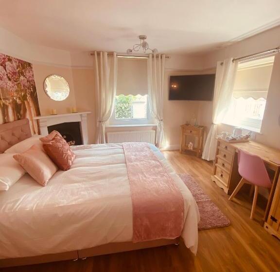 キングサイズベッドのスタンダードルーム, All Seasons Bed & Breakfast   Adults Only