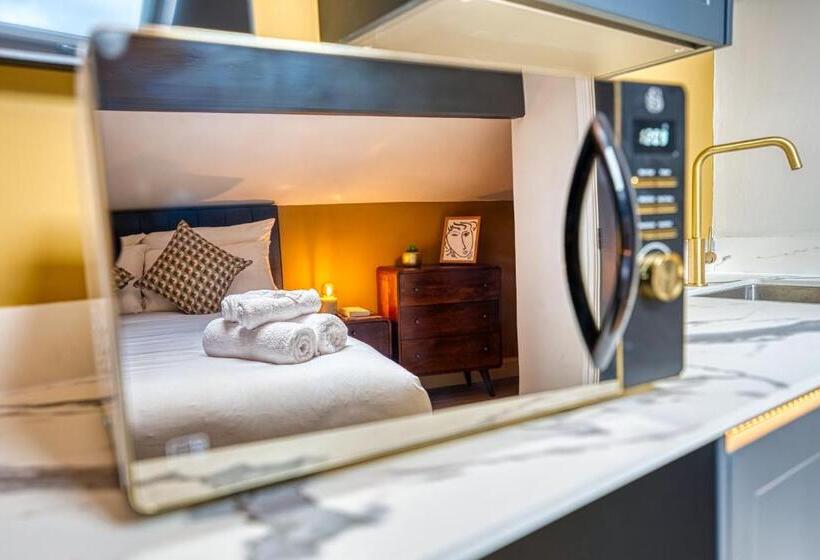 キングサイドベッドのスタンダードワンルーム, Haworth Heights   An Amazing Aparthotel!