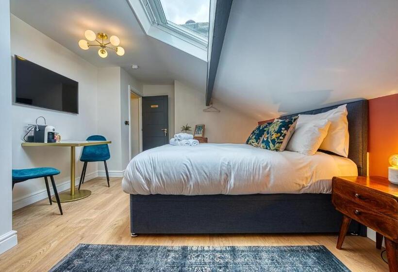 キングサイドベッドのスタンダードワンルーム, Haworth Heights   An Amazing Aparthotel!