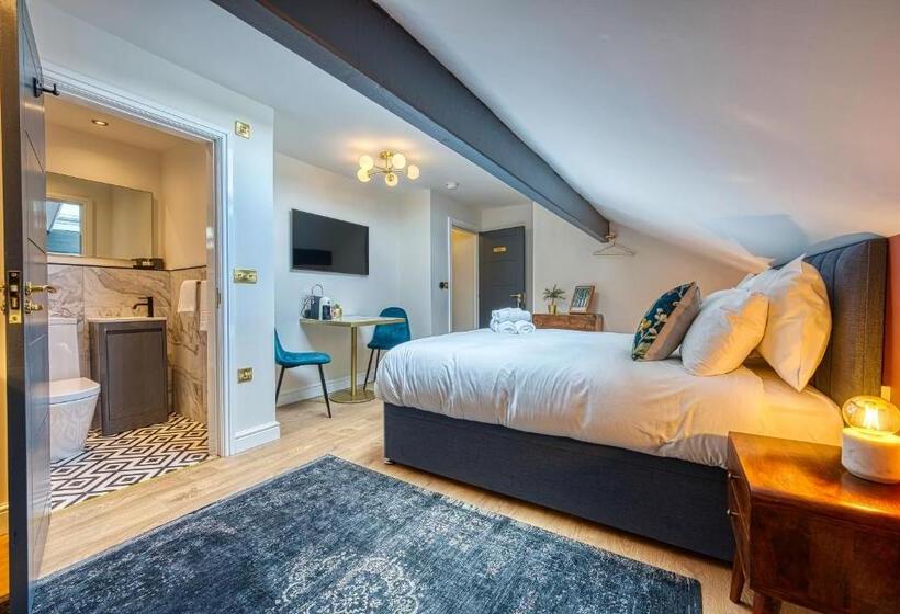 キングサイドベッドのスタンダードワンルーム, Haworth Heights   An Amazing Aparthotel!