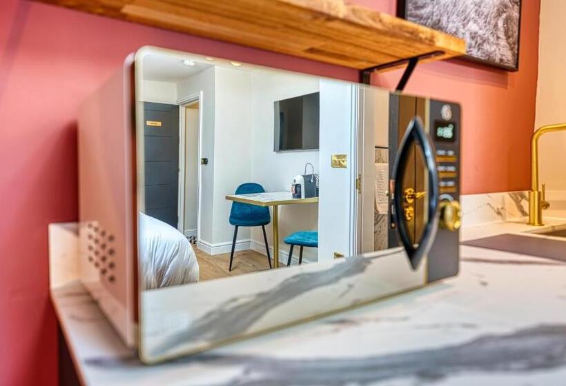 キングサイドベッドのスタンダードワンルーム, Haworth Heights   An Amazing Aparthotel!