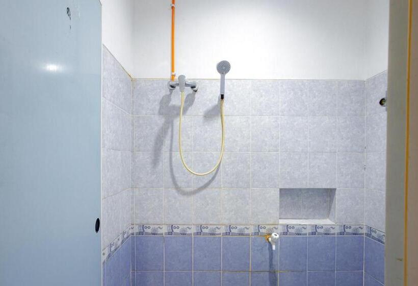 Delüks Oda, J&b Rooms Tomang Jakarta Mitra Reddoorz