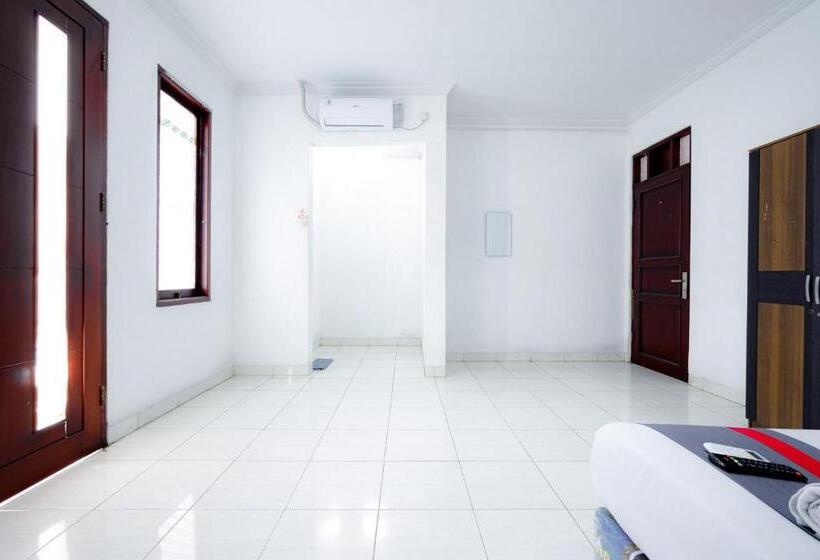 디럭스 룸, J&b Rooms Tomang Jakarta Mitra Reddoorz