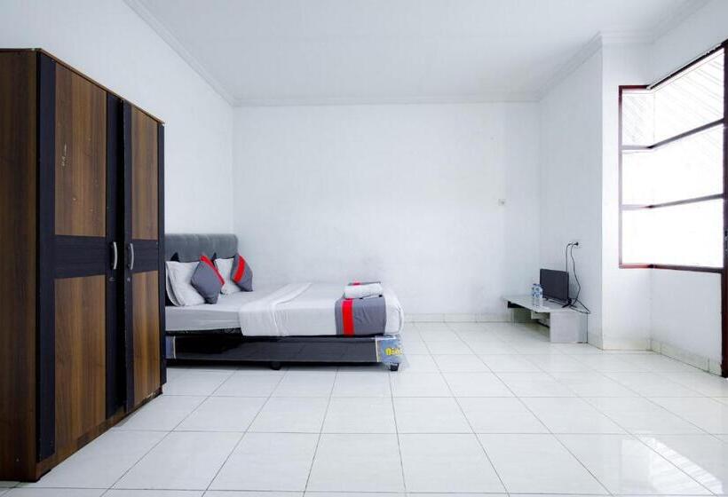 Delüks Oda, J&b Rooms Tomang Jakarta Mitra Reddoorz