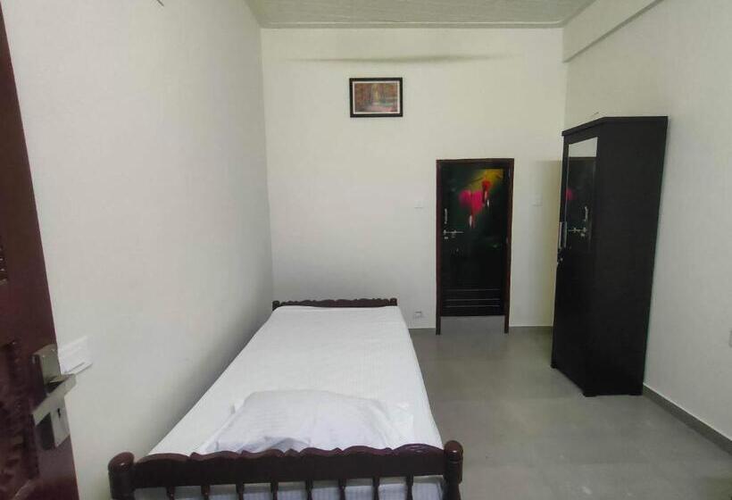 スタンダードシングルルーム, Jinnens Tourist Home