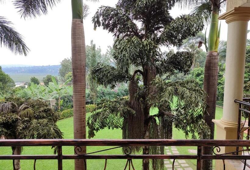 اتاق لوکس, Garden Courts Hotel Masaka