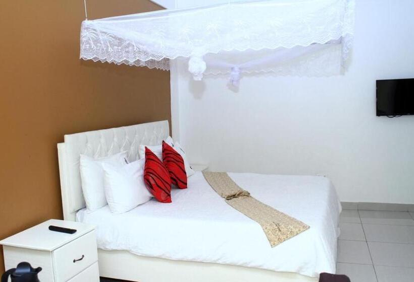 سوییت لوکس, Garden Courts Hotel Masaka