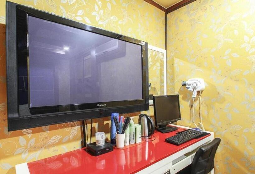 اتاق لوکس, Couple Motel