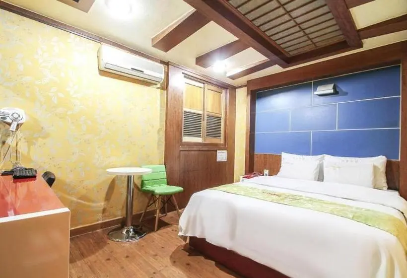 デラックスルーム, Couple Motel