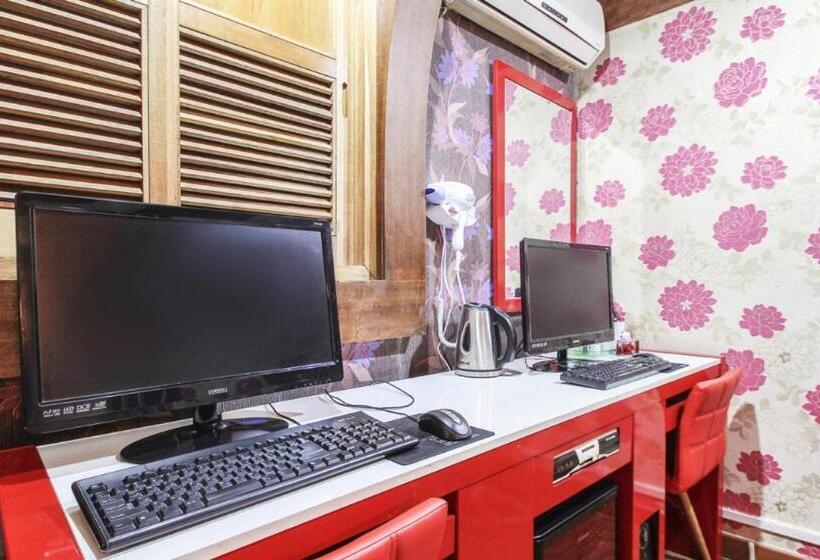 اتاق لوکس, Couple Motel