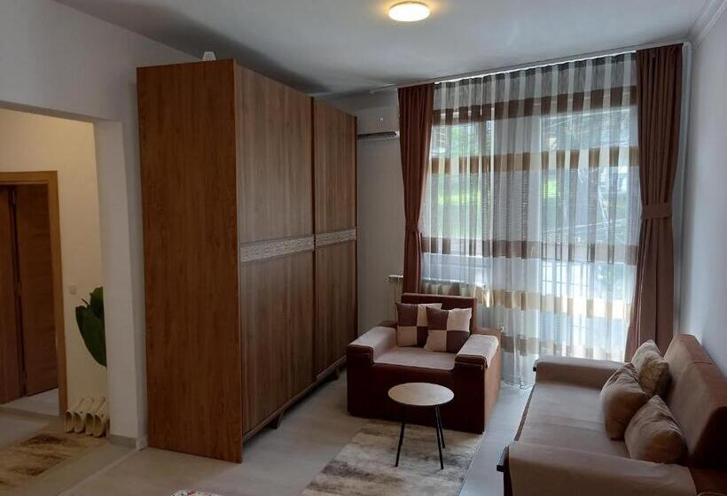 اتاق خانوادگی, Uniluxury Hotel Prishtina