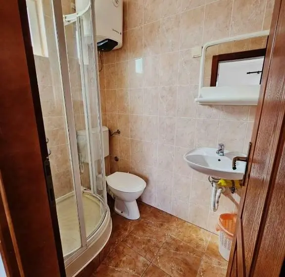 اتاق استاندارد سه نفره, Apartmani Mim