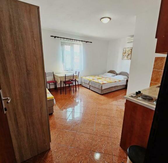 اتاق استاندارد سه نفره, Apartmani Mim