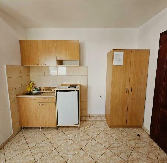 اتاق استاندارد سه نفره, Apartmani Mim