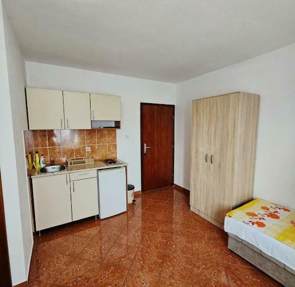 اتاق استاندارد سه نفره, Apartmani Mim