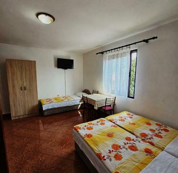 اتاق استاندارد سه نفره, Apartmani Mim