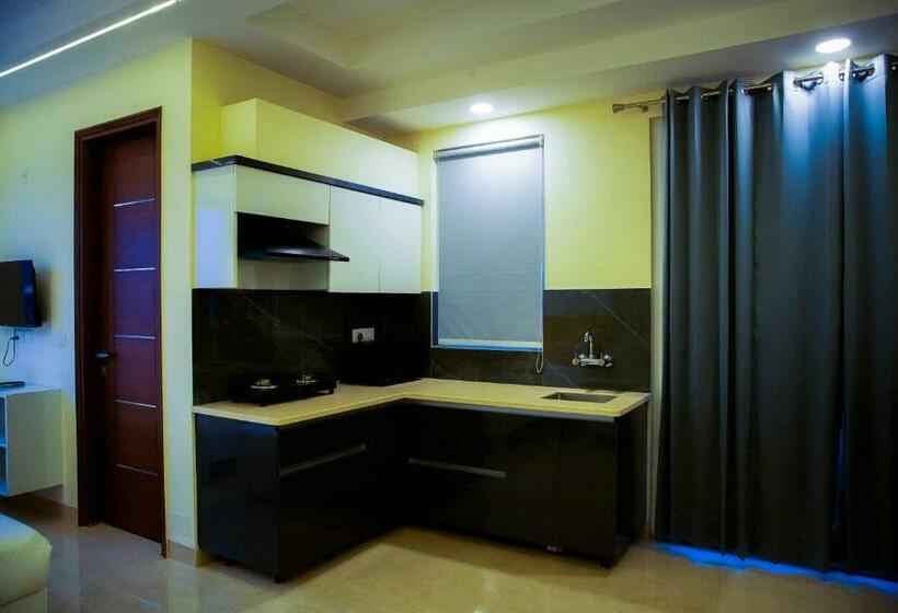 סטודיו סטנדרט עם מרפסת, Lime Tree Luxury Studio   Service Apartment Near Artemis Hospital ,gurgaon