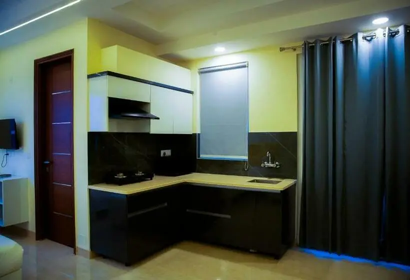バルコニー付きスタンダードステューディオ, Lime Tree Luxury Studio   Service Apartment Near Artemis Hospital ,gurgaon