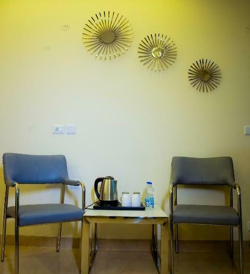 Студио Стандарт с Балконом, Lime Tree Luxury Studio   Service Apartment Near Artemis Hospital ,gurgaon