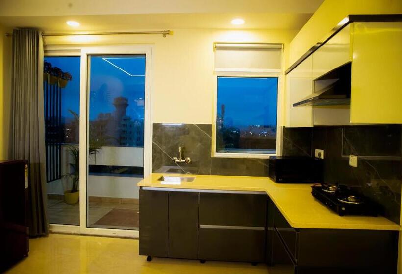 סטודיו סטנדרט עם מרפסת, Lime Tree Luxury Studio   Service Apartment Near Artemis Hospital ,gurgaon