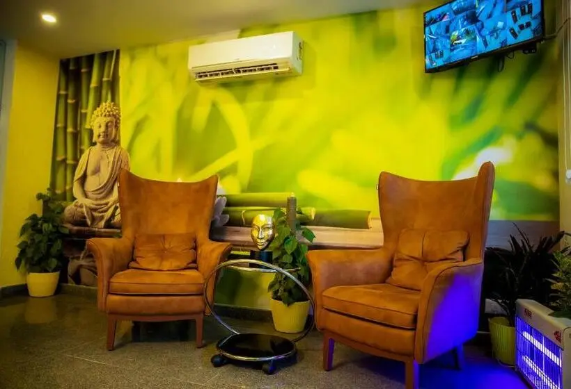 バルコニー付きスタンダードステューディオ, Lime Tree Luxury Studio   Service Apartment Near Artemis Hospital ,gurgaon
