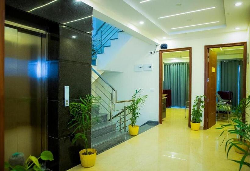 סטודיו סטנדרט עם מרפסת, Lime Tree Luxury Studio   Service Apartment Near Artemis Hospital ,gurgaon