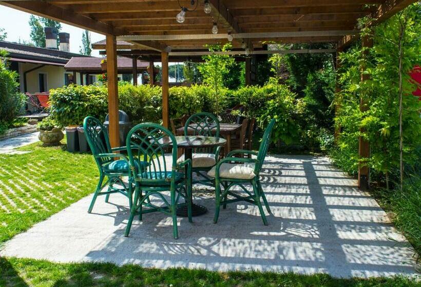 إستوديو قياسى مطلّ علي الحديقة, Borgo Di Arcadia