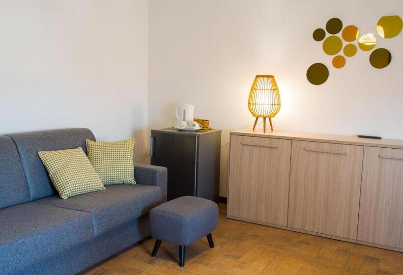 جناح جونيور مزوَّد بشرفة, Borgo Di Arcadia