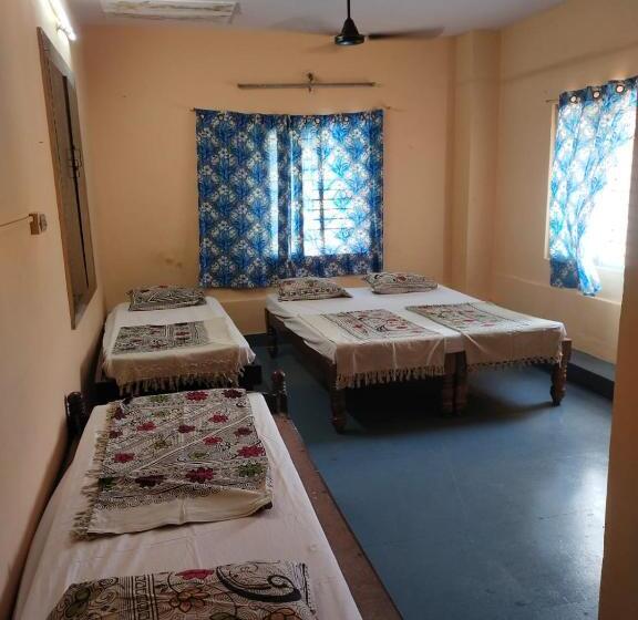 اتاق خانوادگی, Kings Mysuru Hotels Sgh