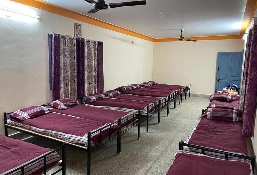 اتاق خانوادگی, Kings Mysuru Hotels Sgh