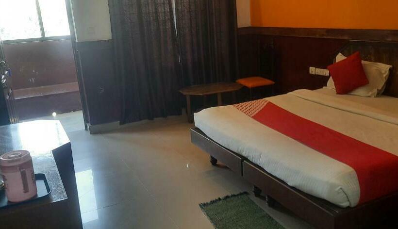 اتاق لوکس, Kings Mysuru Hotels Sgh