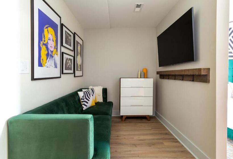 Студия Deluxe, Kasa Edison House South End Dilworth Charlotte