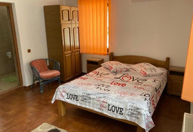 Vila 1 Dormitori, Vila Ianis Bran