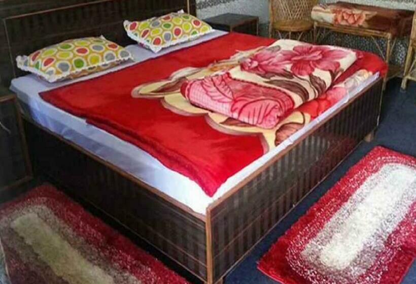 高级三人间, Devbhoomi By Stayapart